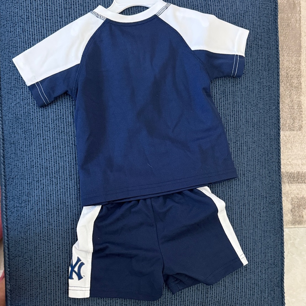 Genuine Merchandise Navy and White Kids Matching Set - Yankees Logo - Picture 4 of 4